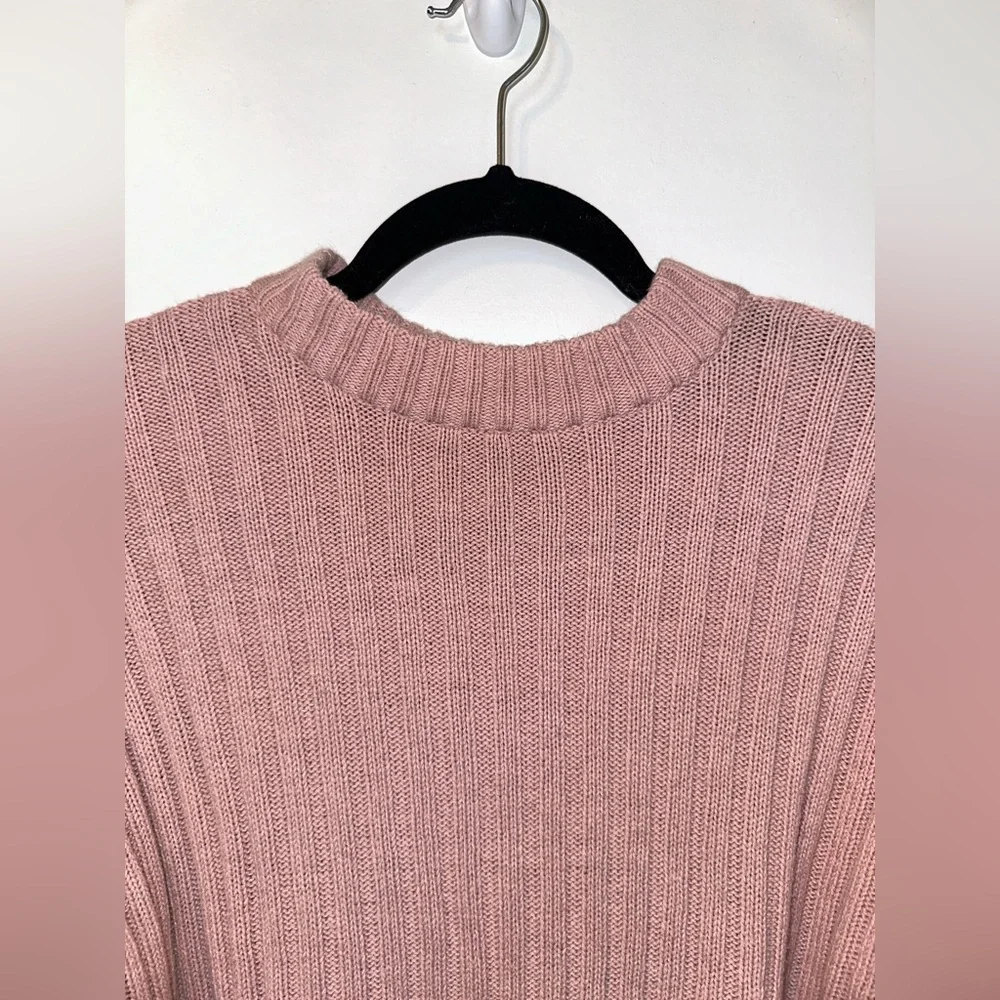 AE Cropped Rib Knit Sweater - Picture 5 of 9